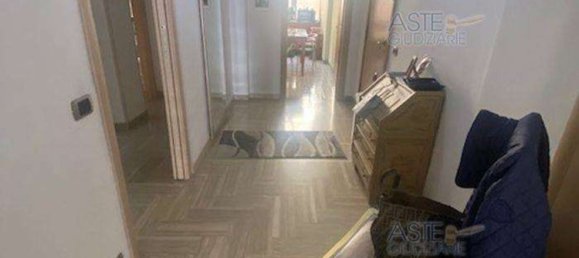 5 rooms Apartment in Portici, Italy No. 10982 17