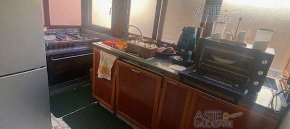 5 rooms Apartment in Portici, Italy No. 10982 16