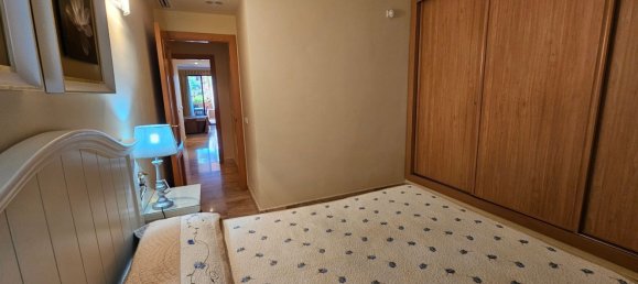Apartamento de 3 dormitorios en Estepona, Spain No. 53011 44