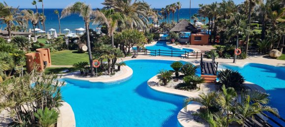 2 bedrooms Penthouse in Estepona, Spain No. 146165 3