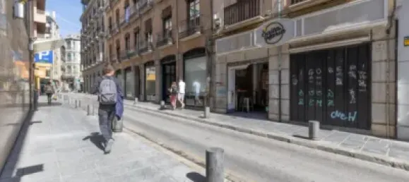 105m² Commercial property in Granada, Spain No. 181187 4