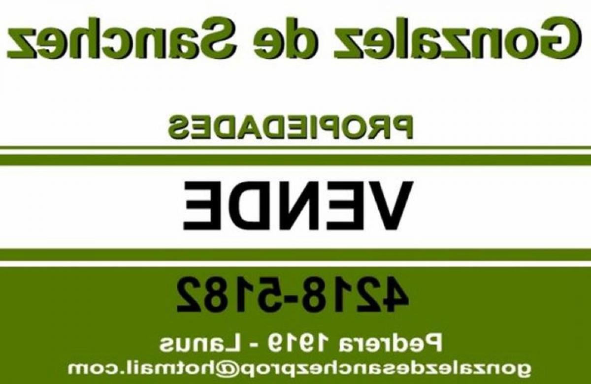 3 bedrooms House in Lanus, Argentina No. 16438