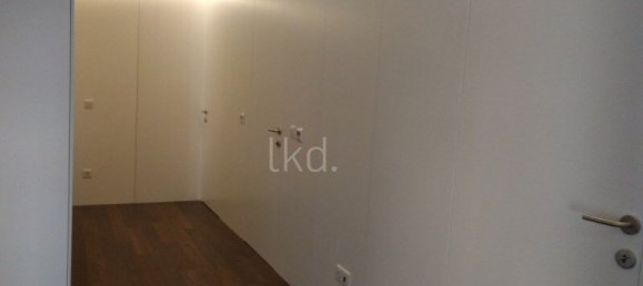 4 bedrooms Apartment in Porto, Portugal No. 78640 3