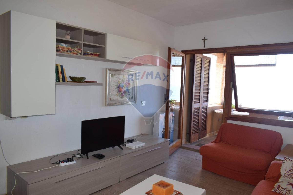 Apartamento T1 em Trinità d'Agultu e Vignola, Italy N.º 223385