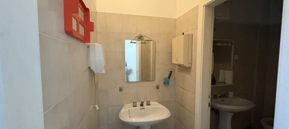 Коммерческая недвижимость с 6 комнатами в Чивитанова Марке, Италия № 328135 10