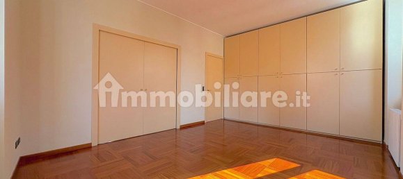 Apartamento T3 em Monza, Italy N.º 337470 10