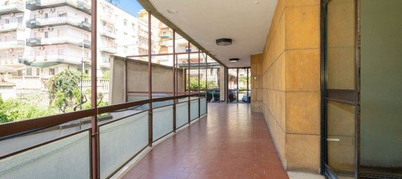 5 bedrooms Apartment in Catania, Italy No. 313240 4