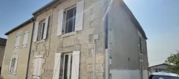 Moradia em banda T2 em Charente, France N.º 327842 6