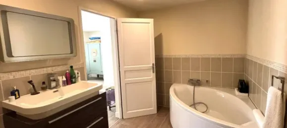 Moradia em banda T2 em Charente, France N.º 327842 4