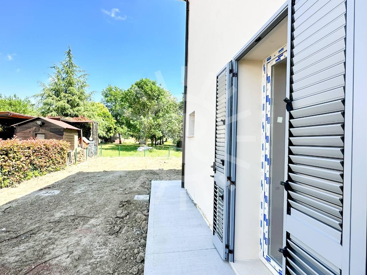 Дом с 4 комнатами в Конселиче, Италия № 1799