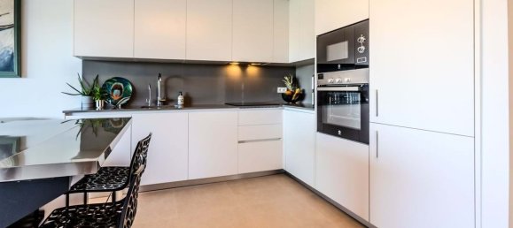 2 bedrooms Penthouse in Estepona, Spain No. 159531 8