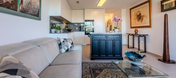 2 bedrooms Penthouse in Estepona, Spain No. 159531 5