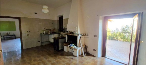 Дом с 11 комнатами в Боттичино, Италия № 164216 11