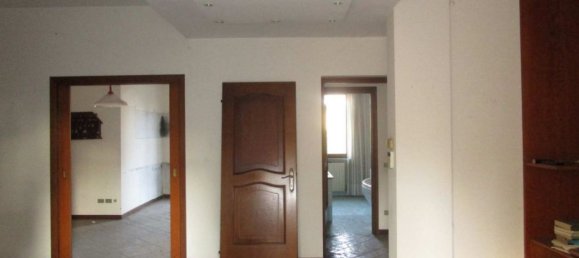 7-salle Appartement à Burago di Molgora, Italy No. 4126 26