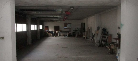 7-salle Appartement à Burago di Molgora, Italy No. 4126 24