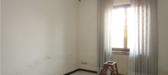 7-salle Appartement à Burago di Molgora, Italy No. 4126 6