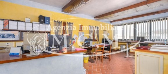 Entrepôt à Calcinaia, Italy 3000m² No. 81327 19
