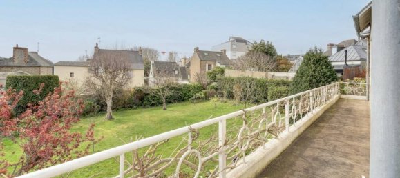 6 bedrooms Villa in Dinard, France No. 203089 2