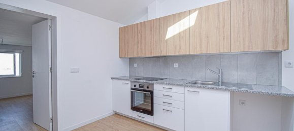 Studio in the Condo in Lisbon, Portugal No. 6578 5