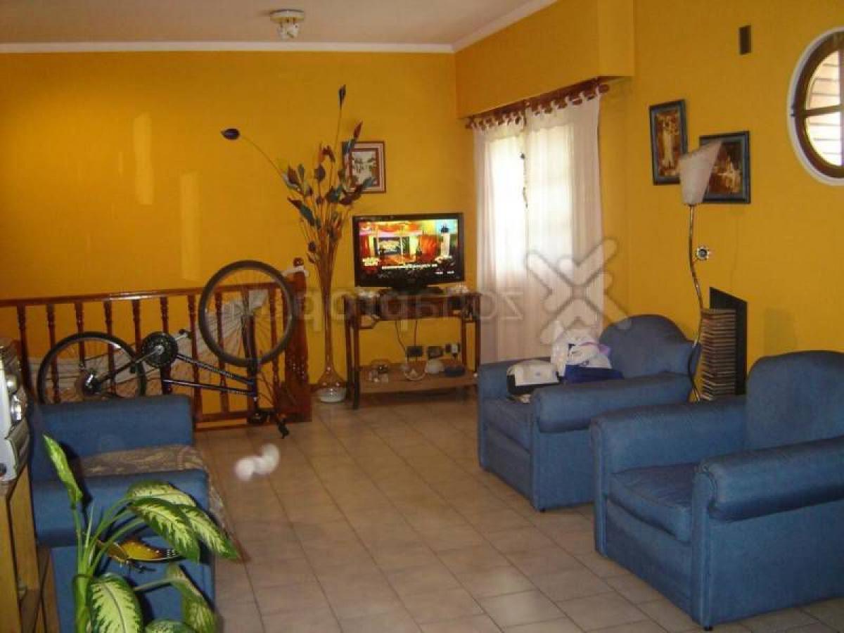 2 bedrooms House in Vicente Lopez, Argentina No. 57711