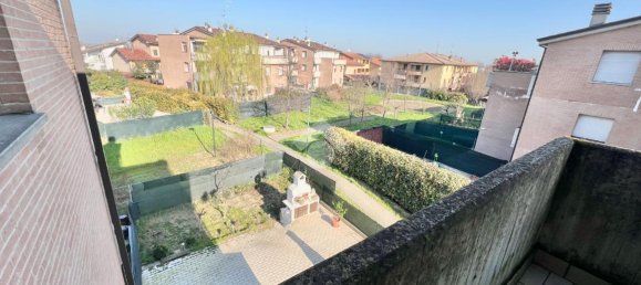 3 rooms Apartment in Reggio Emilia, Italy No. 13734 21