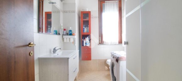 3 rooms Apartment in Reggio Emilia, Italy No. 13734 36