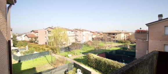 3 rooms Apartment in Reggio Emilia, Italy No. 13734 20