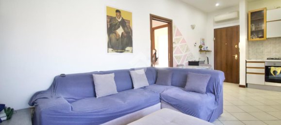3 rooms Apartment in Reggio Emilia, Italy No. 13734 11
