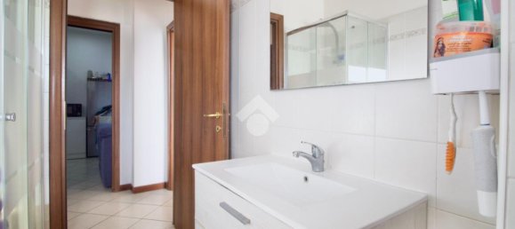 3 rooms Apartment in Reggio Emilia, Italy No. 13734 37