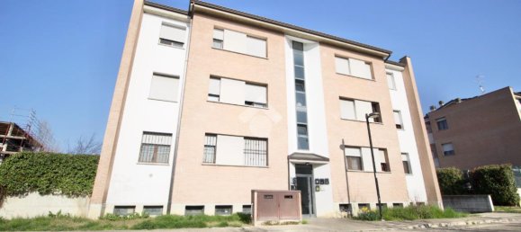 3 rooms Apartment in Reggio Emilia, Italy No. 13734 39