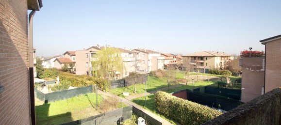 3 rooms Apartment in Reggio Emilia, Italy No. 13734 22