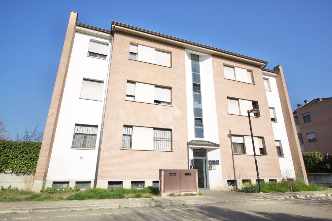 3 rooms Apartment in Reggio Emilia, Italy No. 13734