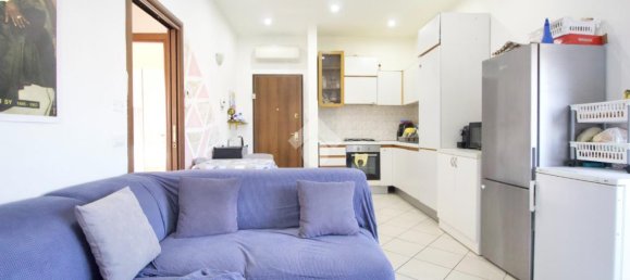 3 rooms Apartment in Reggio Emilia, Italy No. 13734 9