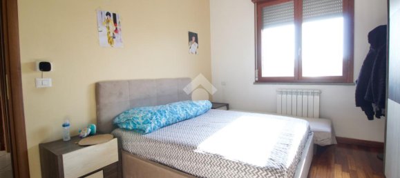 3 rooms Apartment in Reggio Emilia, Italy No. 13734 26