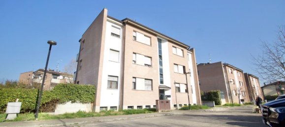 3 rooms Apartment in Reggio Emilia, Italy No. 13734 41