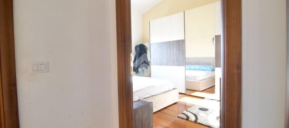 3 rooms Apartment in Reggio Emilia, Italy No. 13734 33