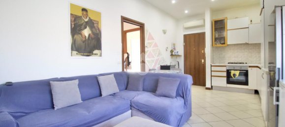 3 rooms Apartment in Reggio Emilia, Italy No. 13734 2