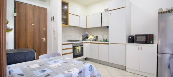 3 rooms Apartment in Reggio Emilia, Italy No. 13734 17