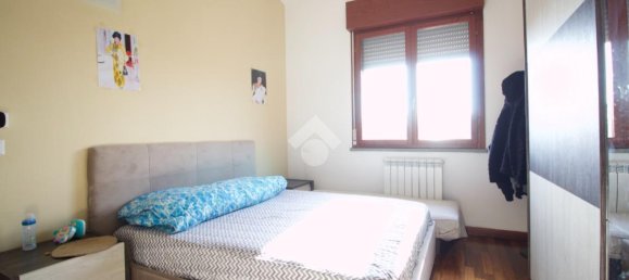 3 rooms Apartment in Reggio Emilia, Italy No. 13734 5
