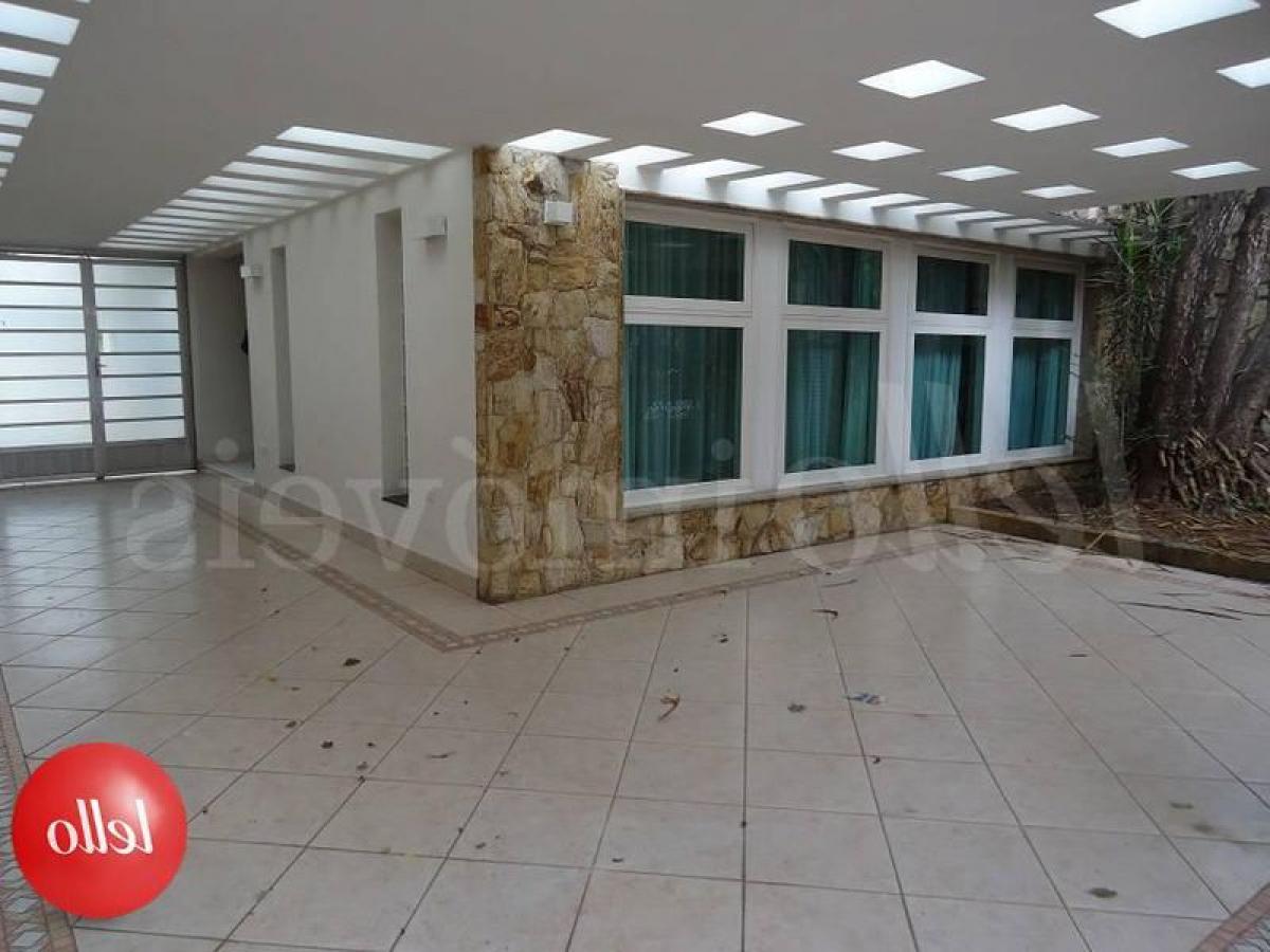 Дом с 4 спальнями в Сан-Паулу, Бразилия № 449906