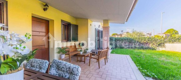 3 bedrooms Villa in Ariccia, Italy No. 352304 3