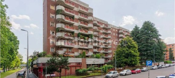 3 bedrooms Apartment in Milan, Italy No. 355066 7