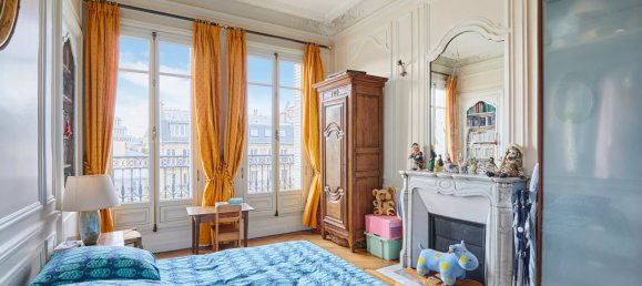 4 bedrooms Apartment in Paris, France No. 162872 9