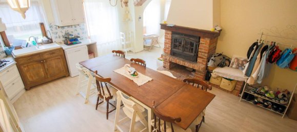 2 Schlafzimmer Villa in Caluso, Italy, Nr. 275215 4