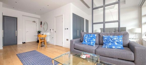 Studio in Canary Wharf, United Kingdom No. 5651 4