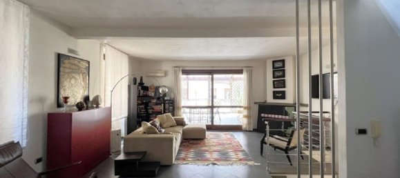 Дом с 6 комнатами в Сассари, Италия № 158857 10