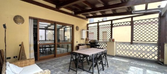 Дом с 6 комнатами в Сассари, Италия № 158857 3