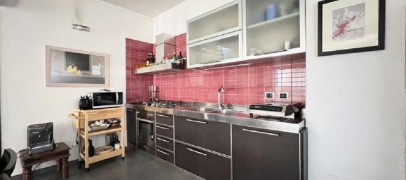 Дом с 6 комнатами в Сассари, Италия № 158857 13