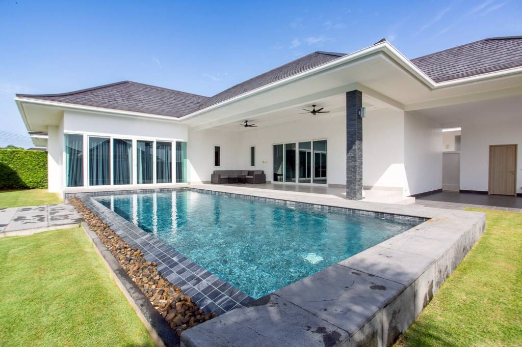 Villa de 3 dormitorios en Hua Hin, Thailand No. 62087