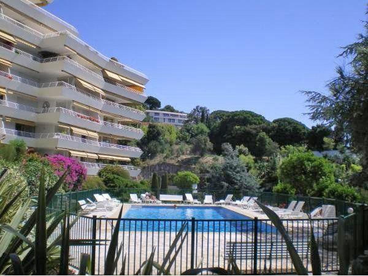 3 bedrooms Apartment in Cannes, France No. 2967